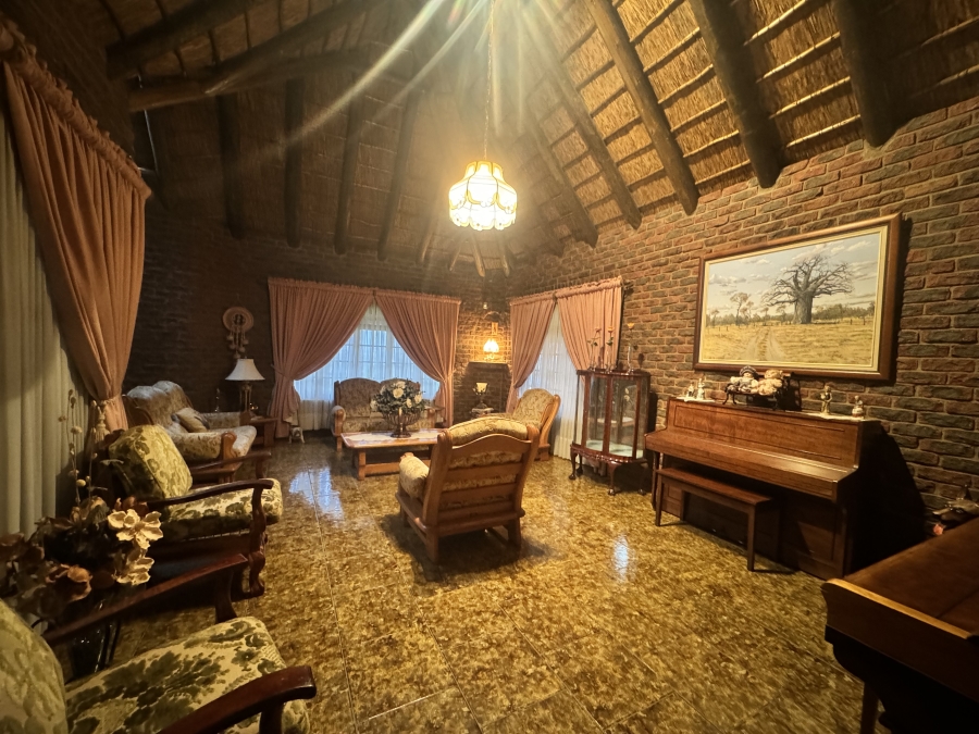 6 Bedroom Property for Sale in Doringkruin North West